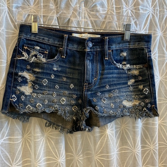 Abercrombie and Fitch Shorts - Picture 1 of 9